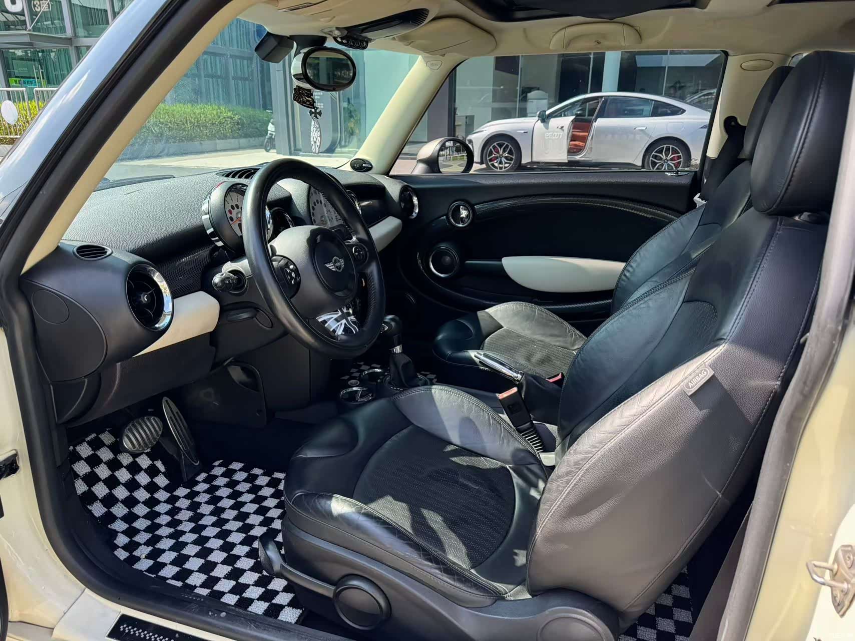 Mini Cooper, 2012 6