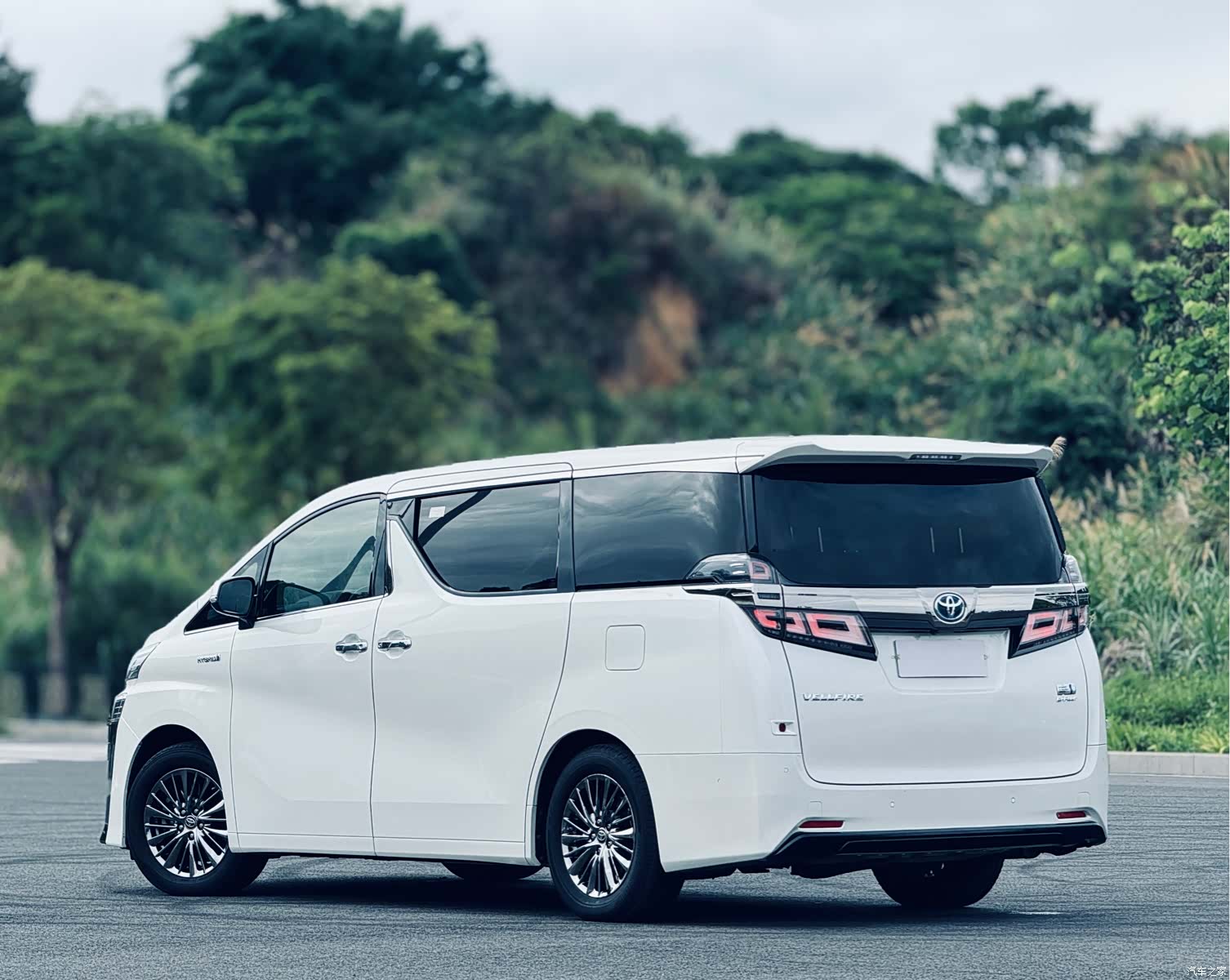 Toyota Vellfire, 2020 20