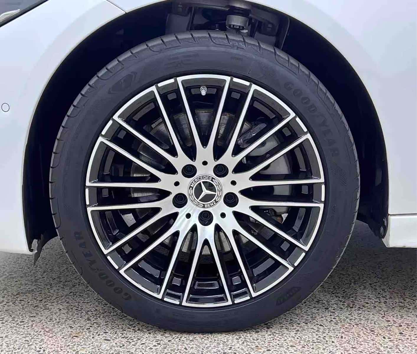 Mercedes-Benz C-Class, 2024 4