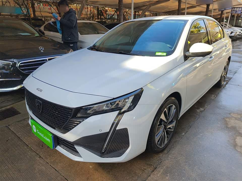 Peugeot 408