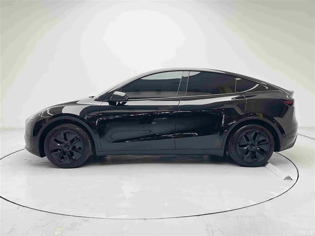 Tesla Model Y, 2024 19