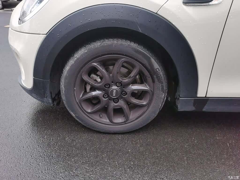 Mini ONE, 2019 23