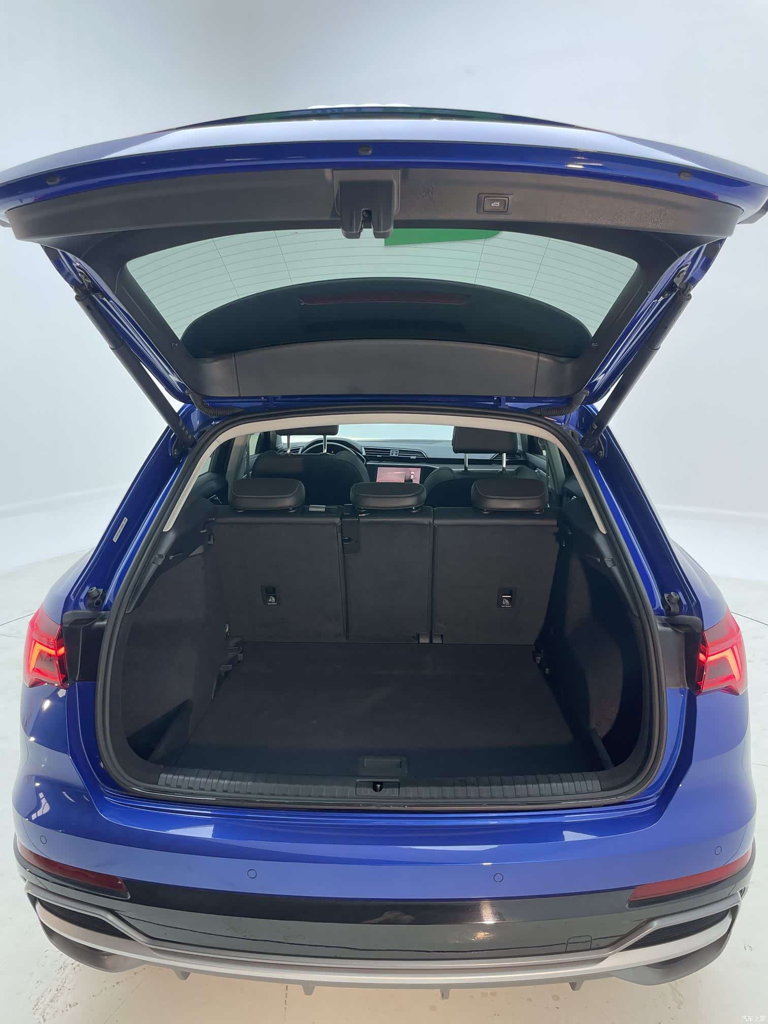 Audi Q3, 2023 26