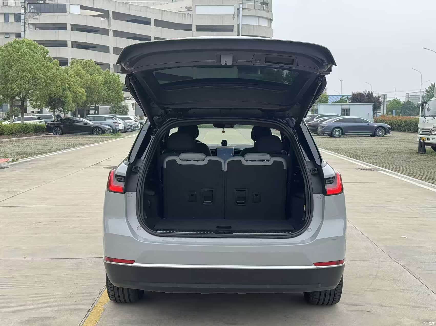 NIO ES8, 2021 9