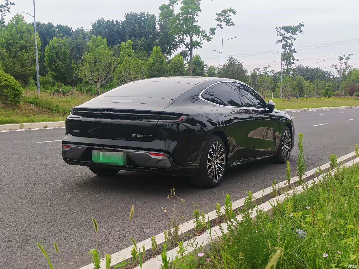 Geely 8, 2025 4