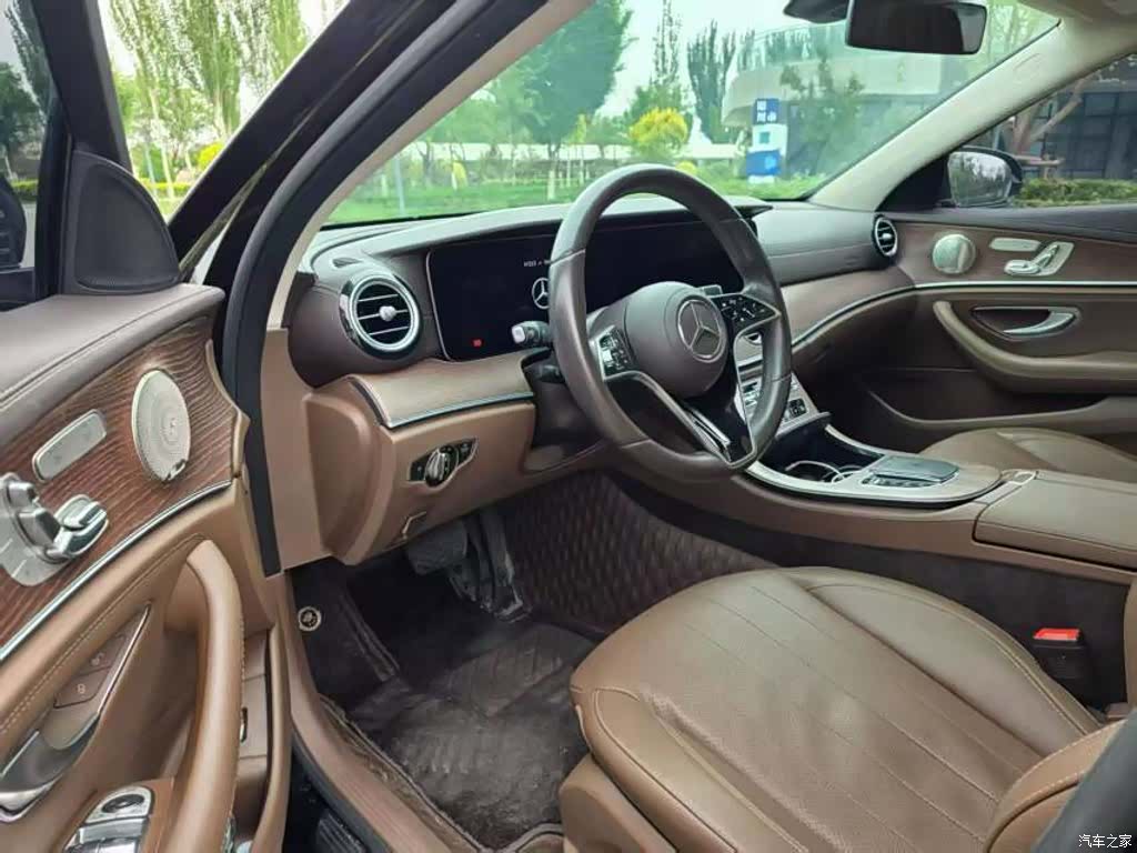 Mercedes-Benz E-Class, 2023 4