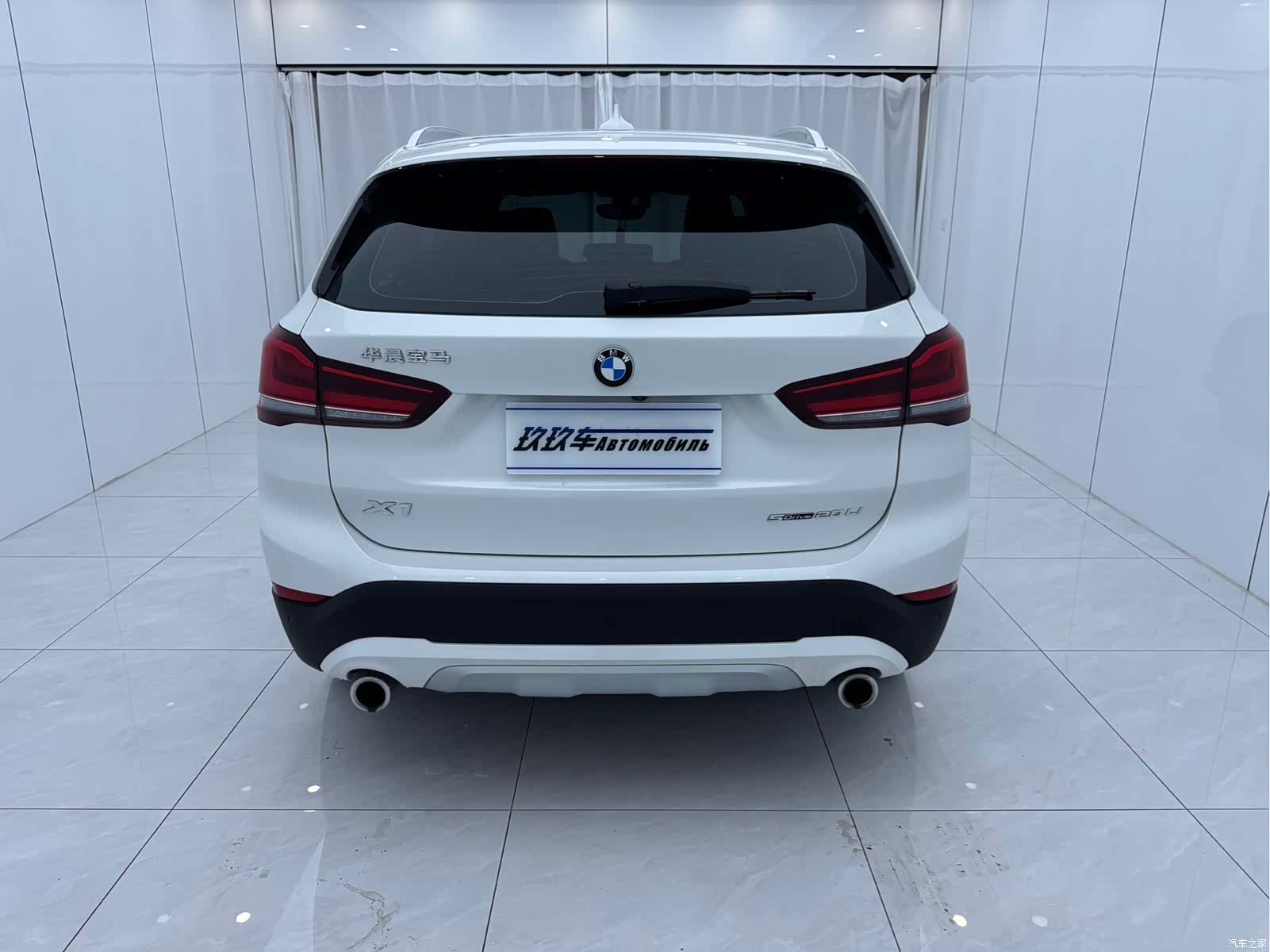 BMW X1, 2022 все фото