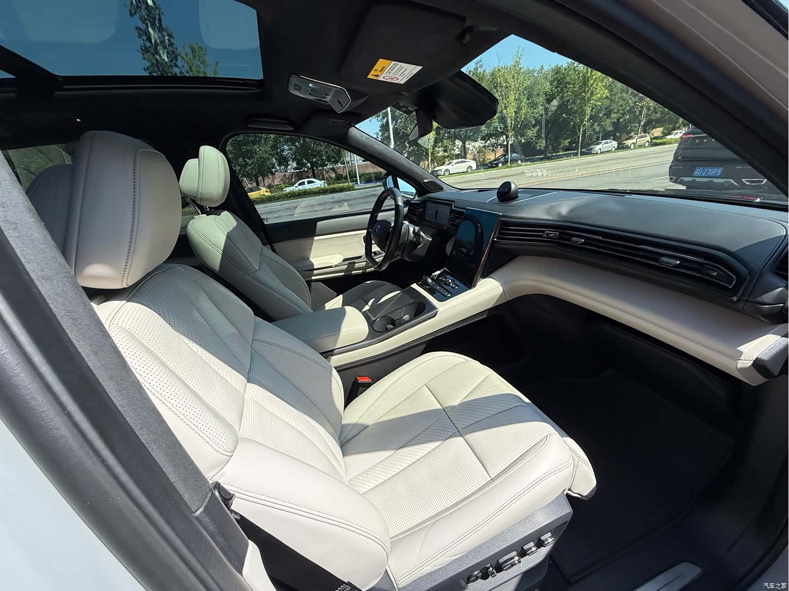 NIO ES8, 2021 12