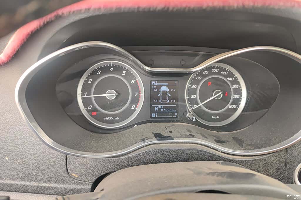 Wuling 560, 2017 14