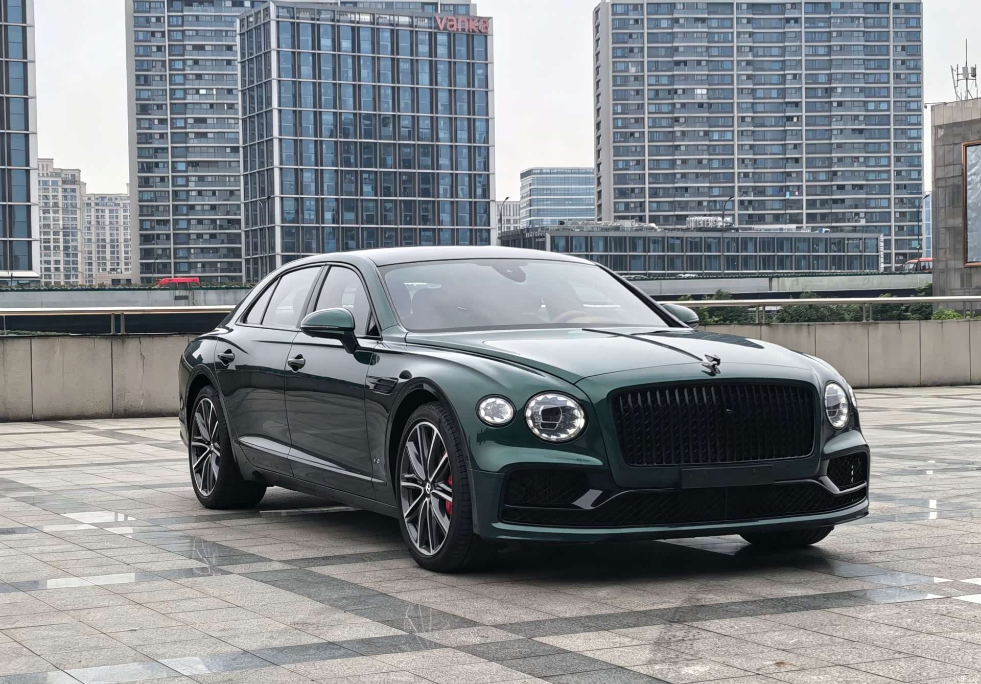 Bentley Flying Spur, 2022 3