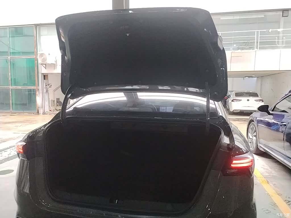Geely Binray, 2023 19
