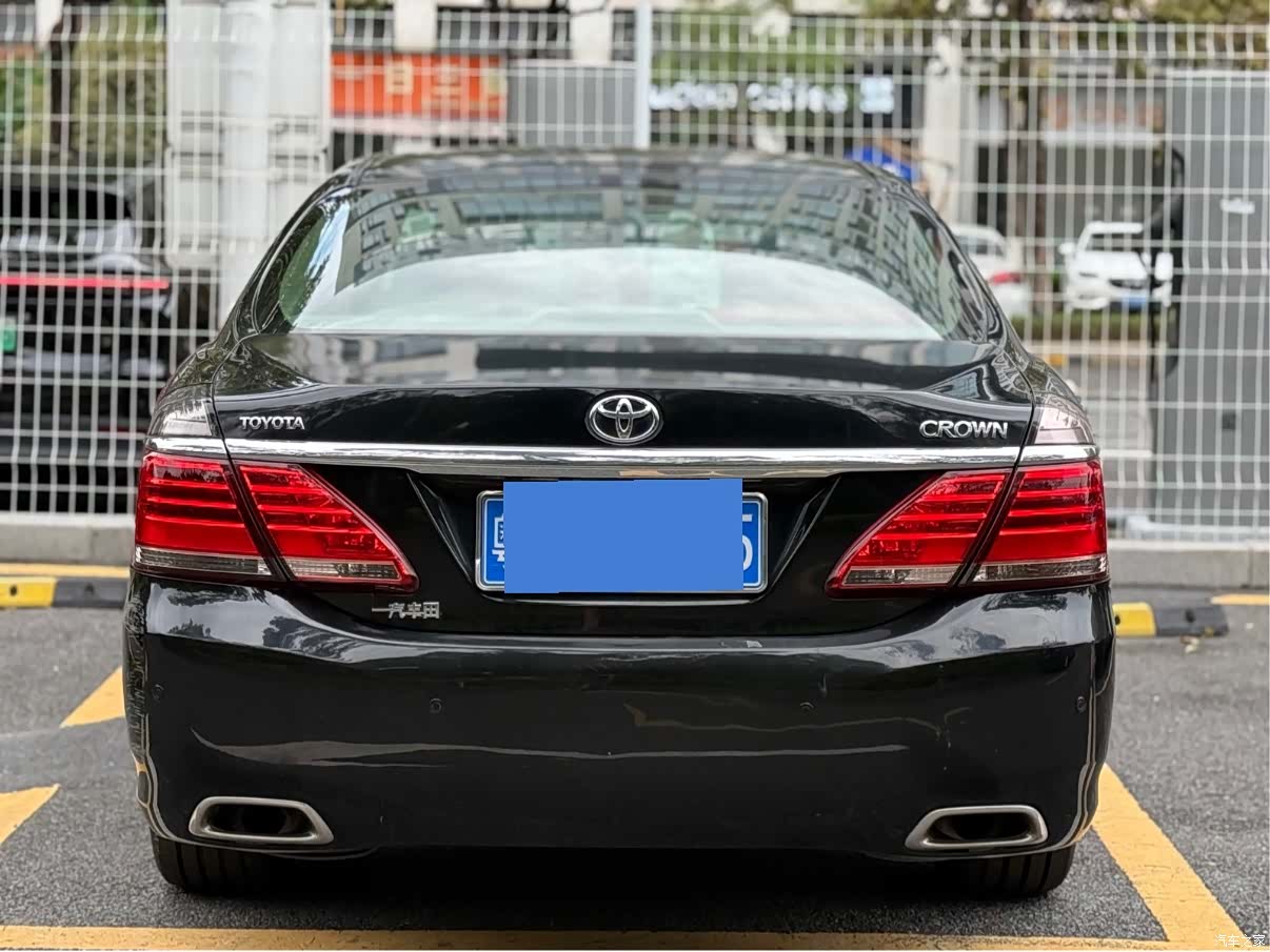 Toyota Crown, 2014 4