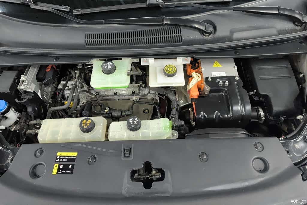 Trumpchi E8, 2025 10