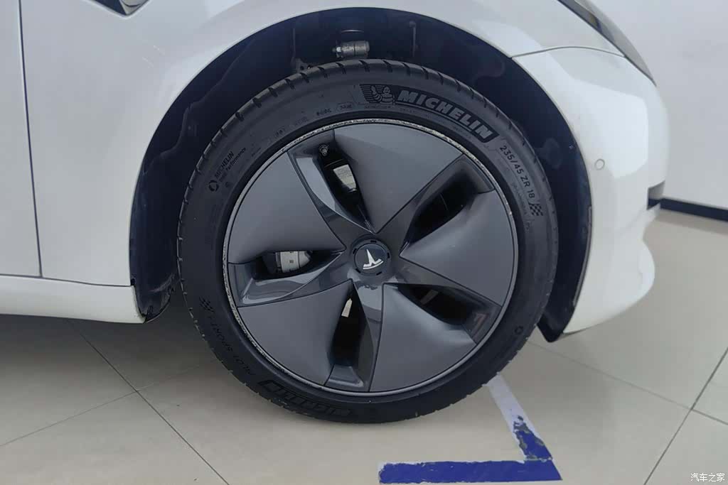Tesla Model 3, 2019 6