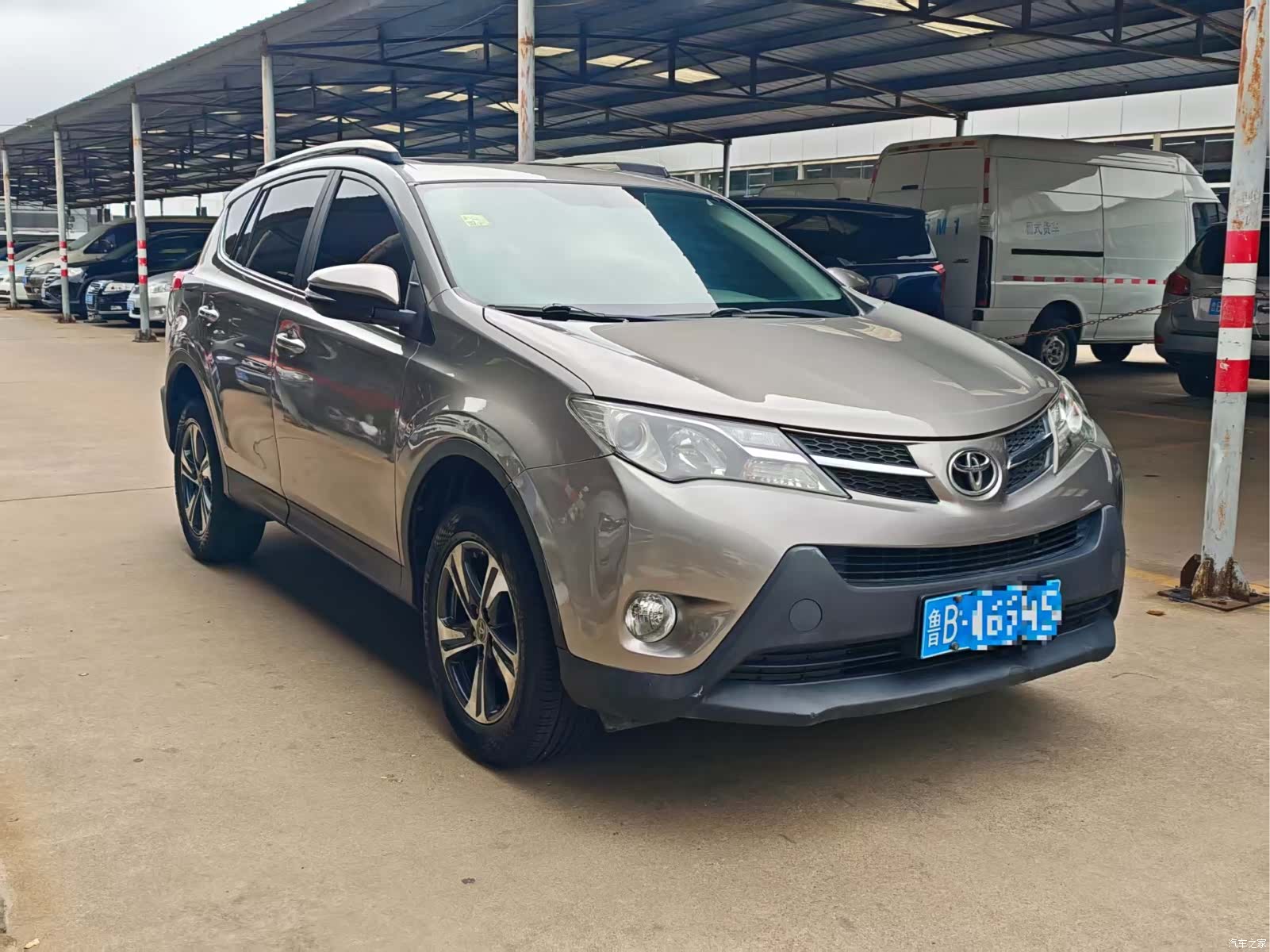 Toyota RAV4, 2015 3