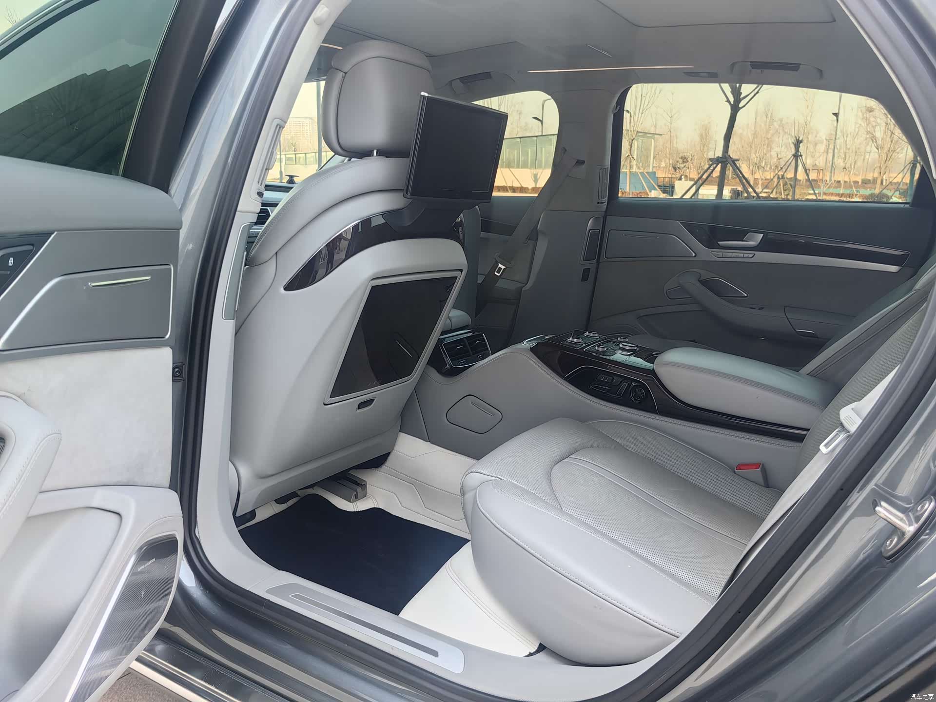 Audi A8L, 2016 все фото