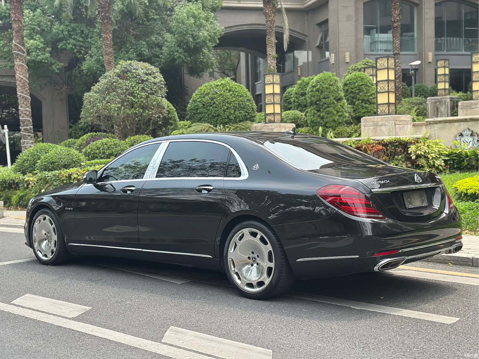 Maybach S-Class, 2020 4