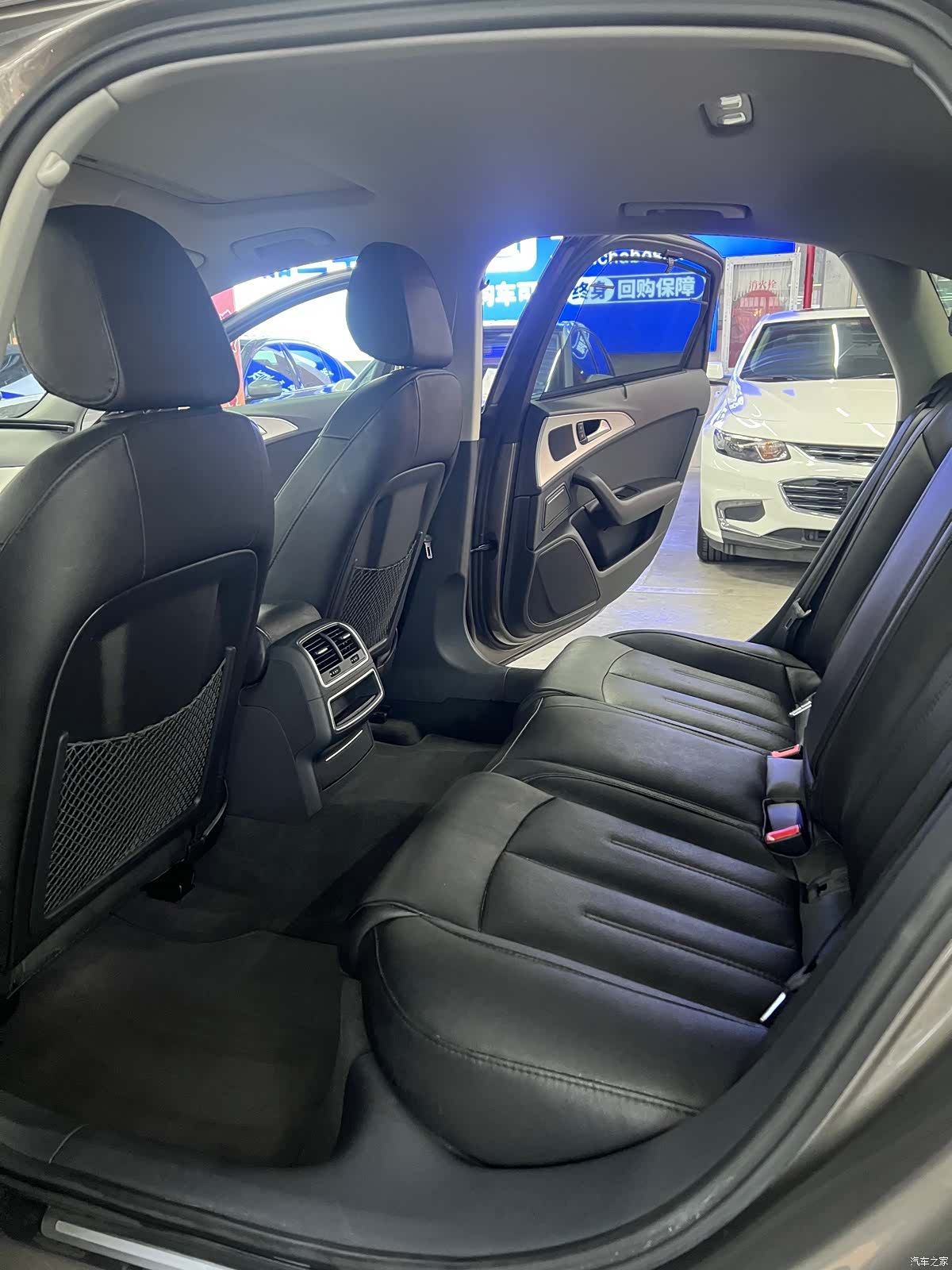 Audi A6L, 2015 10