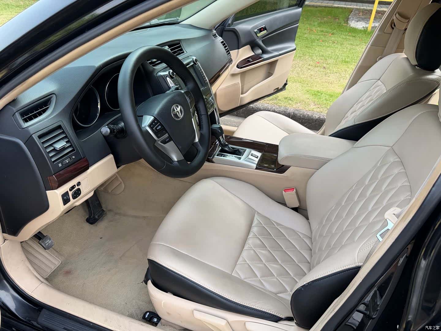 Toyota 2.5S, 2012 4