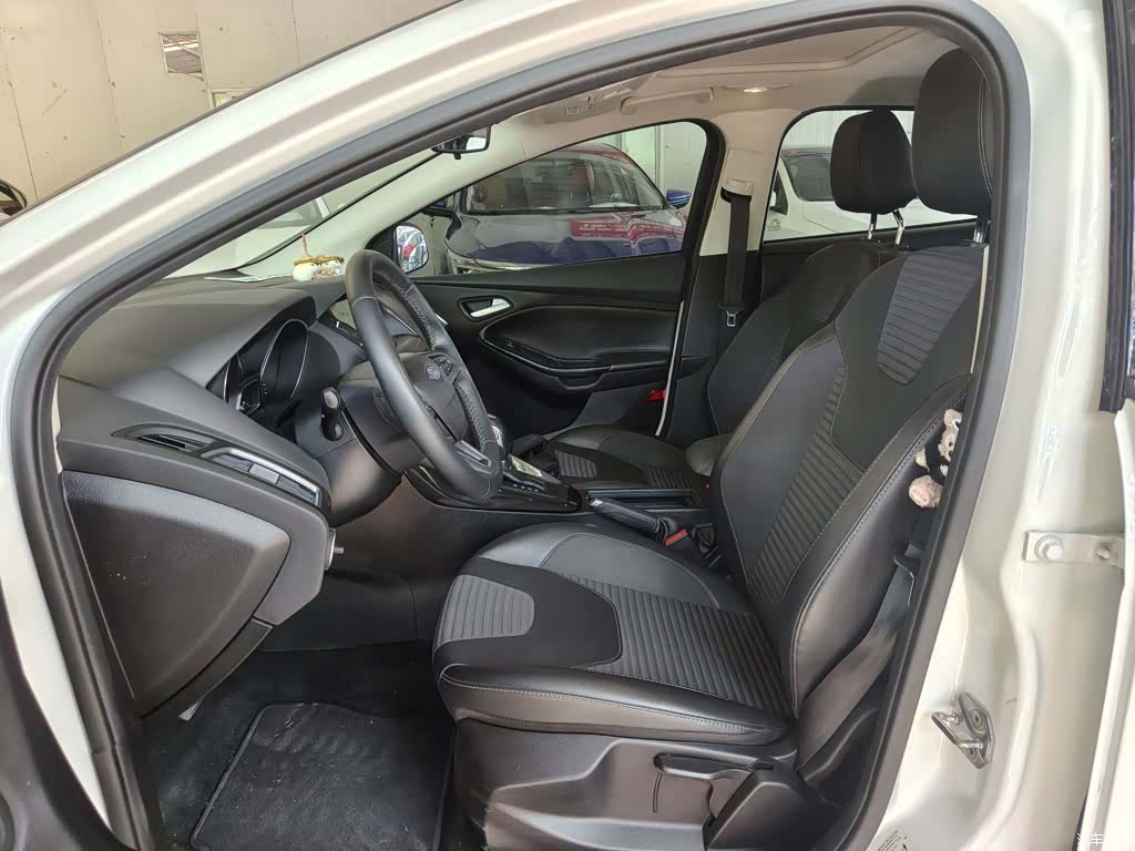 Ford Focus, 2018 15