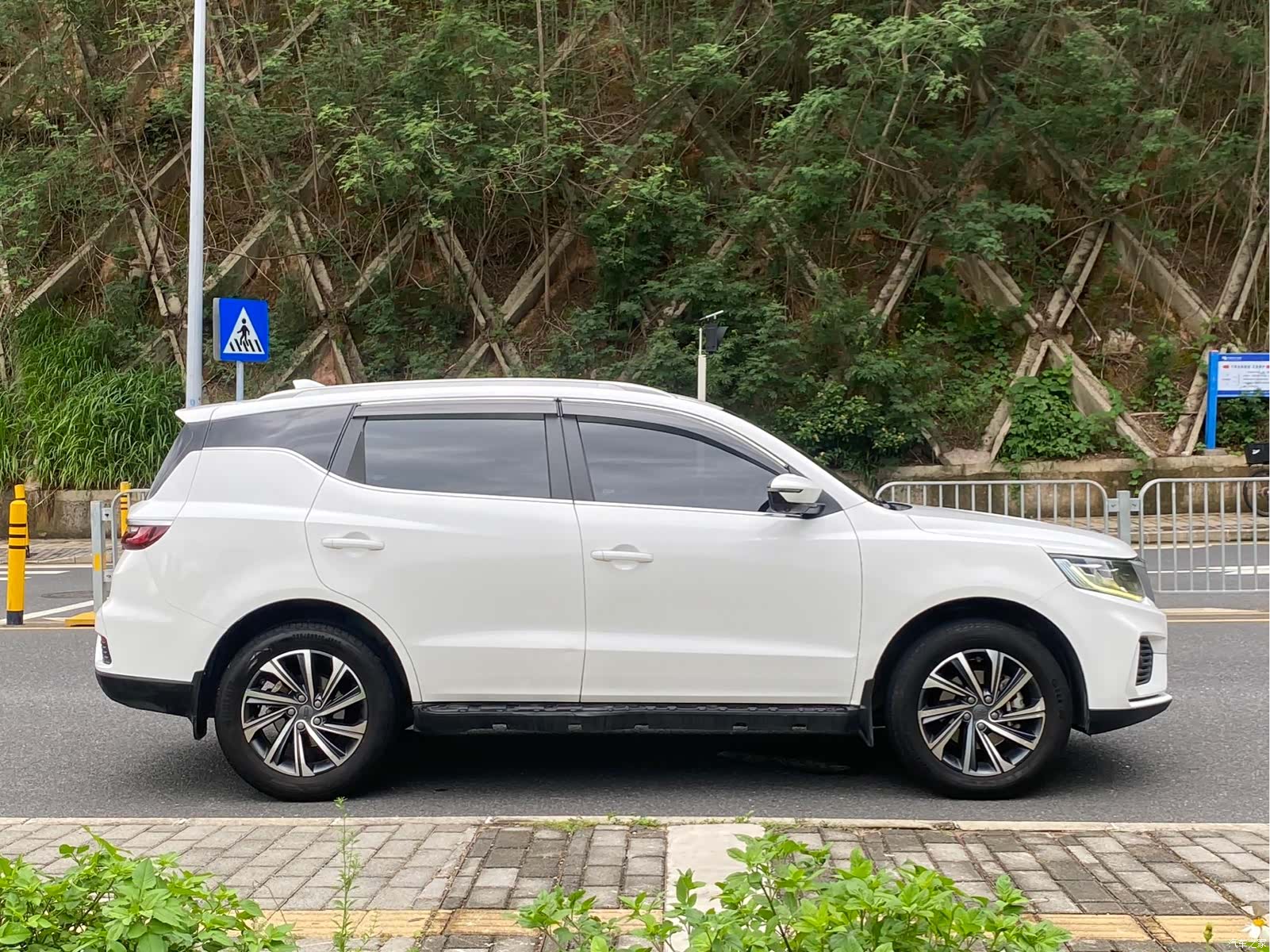 Geely X6, 2019 19