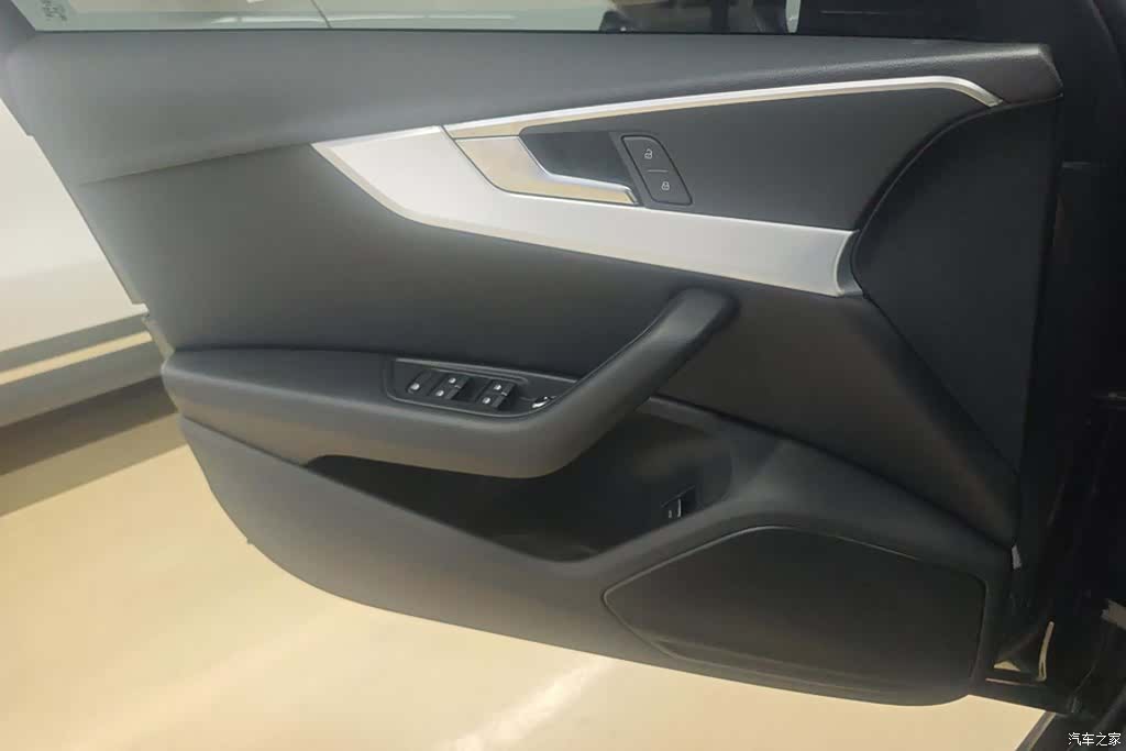Audi A4L, 2019 7