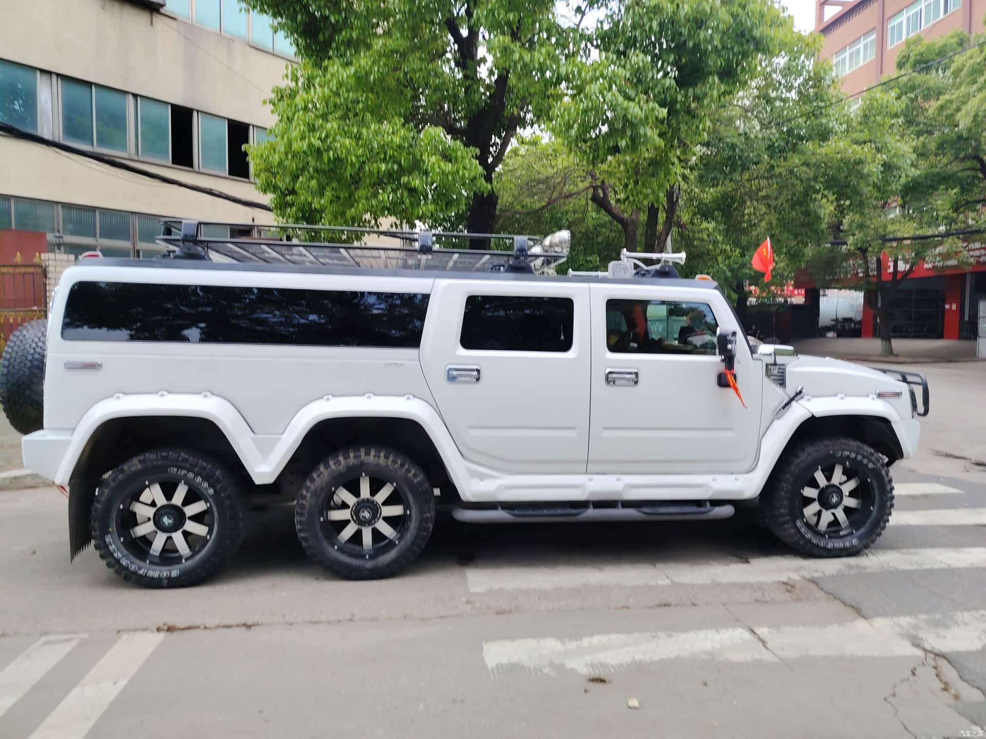 Hummer H6, 2004 10