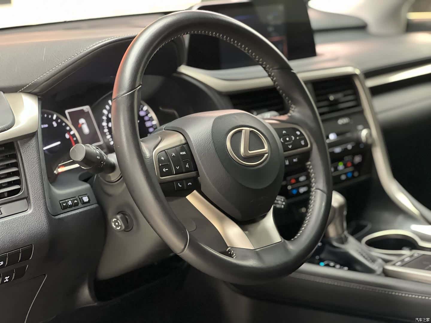 Lexus RX, 2019 7
