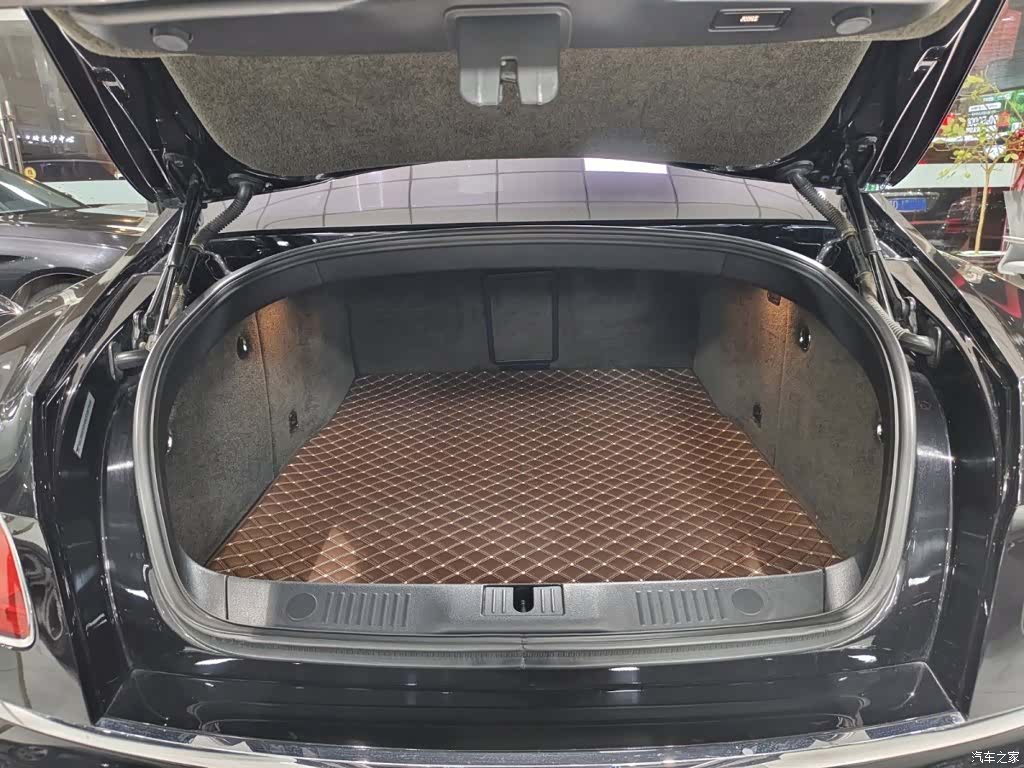 Bentley Flying Spur, 2018 16