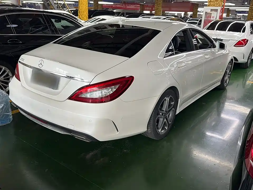 Mercedes-Benz CLS Mercedes-Benz CLS