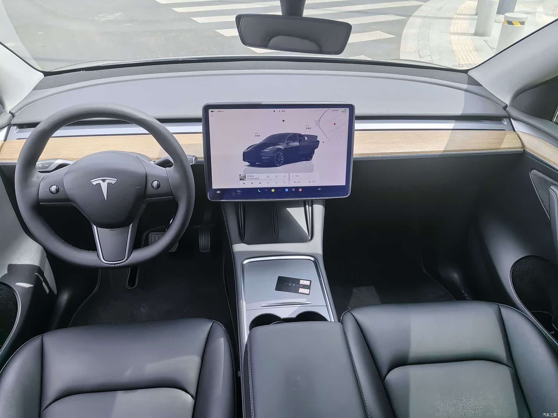 Tesla Model Y, 2023 все фото