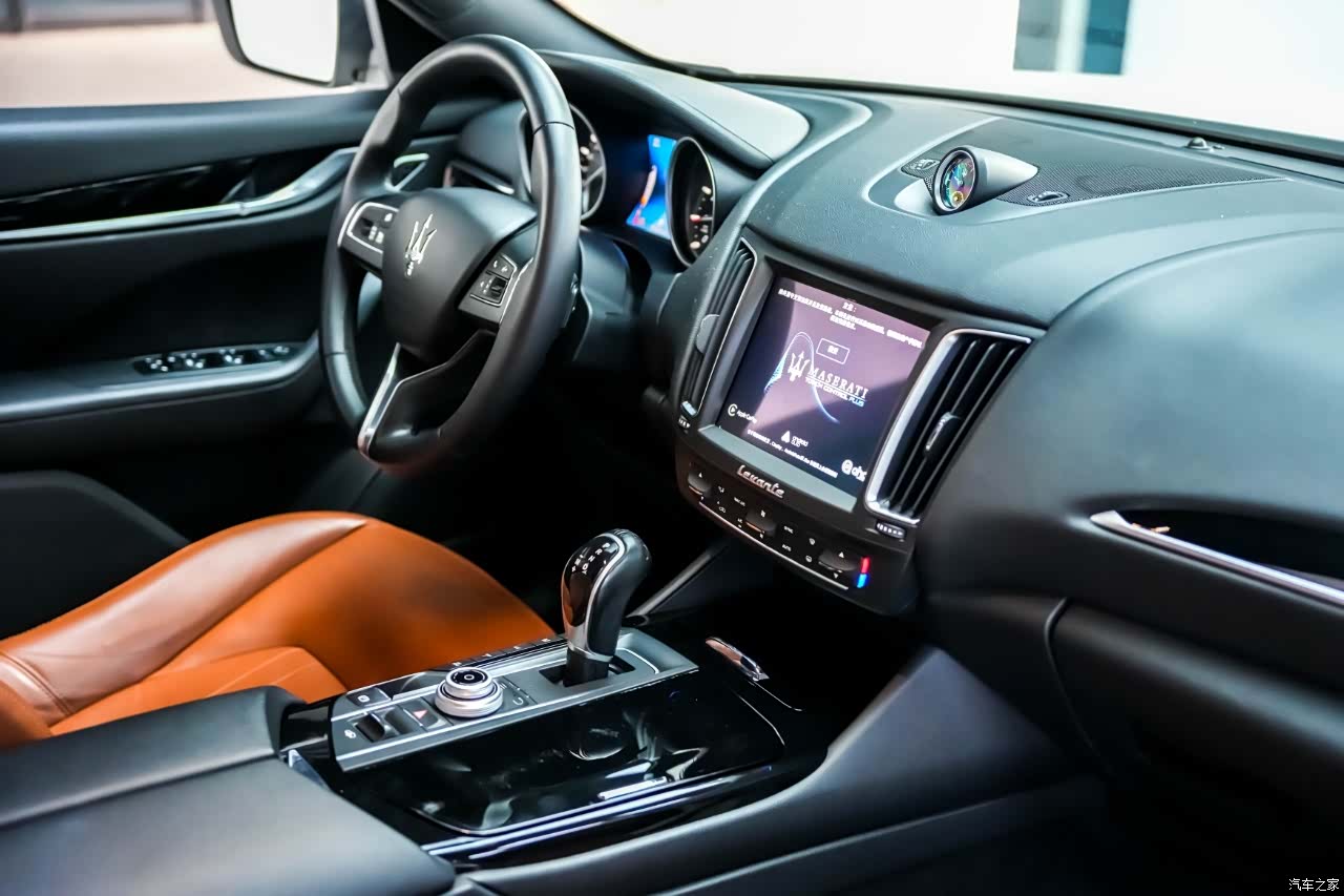 Maserati Levante, 2018 все фото