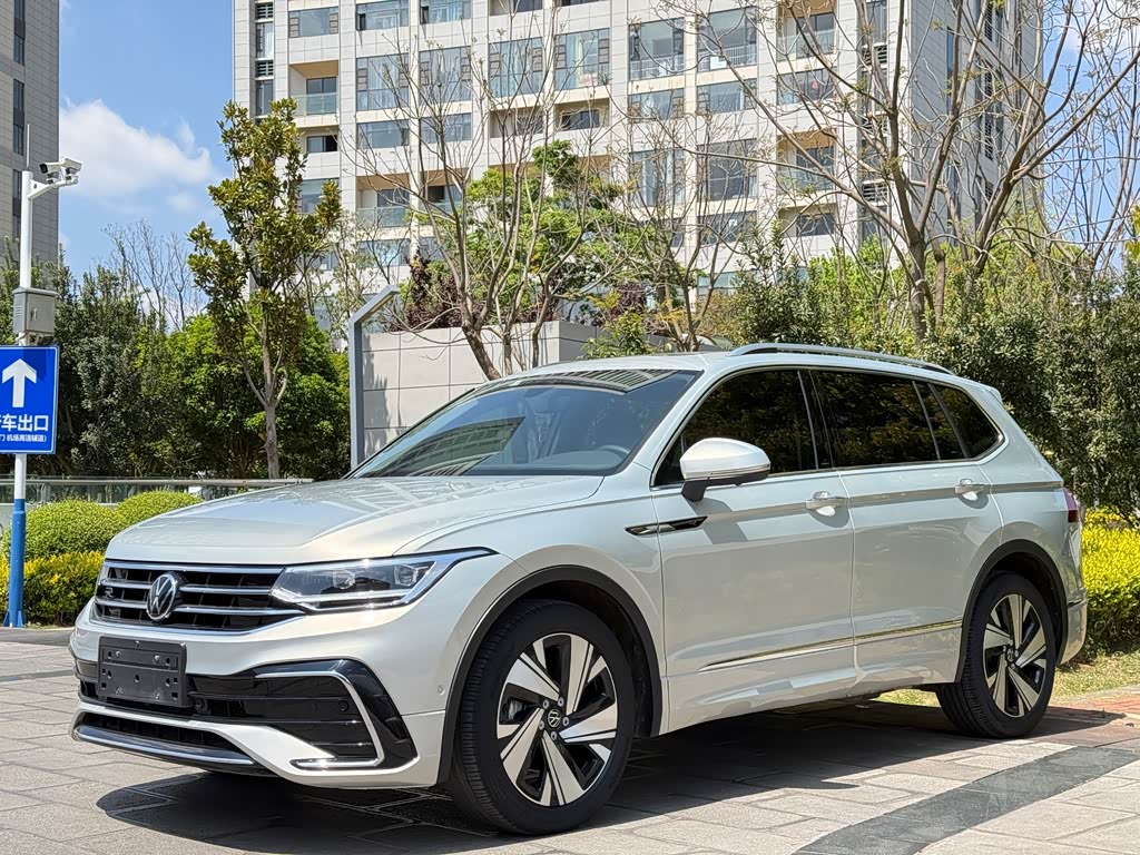 Volkswagen Tiguan L