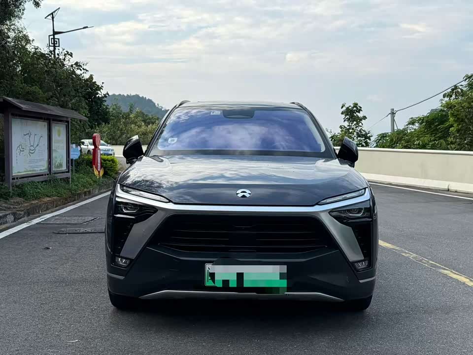 NIO ES8
