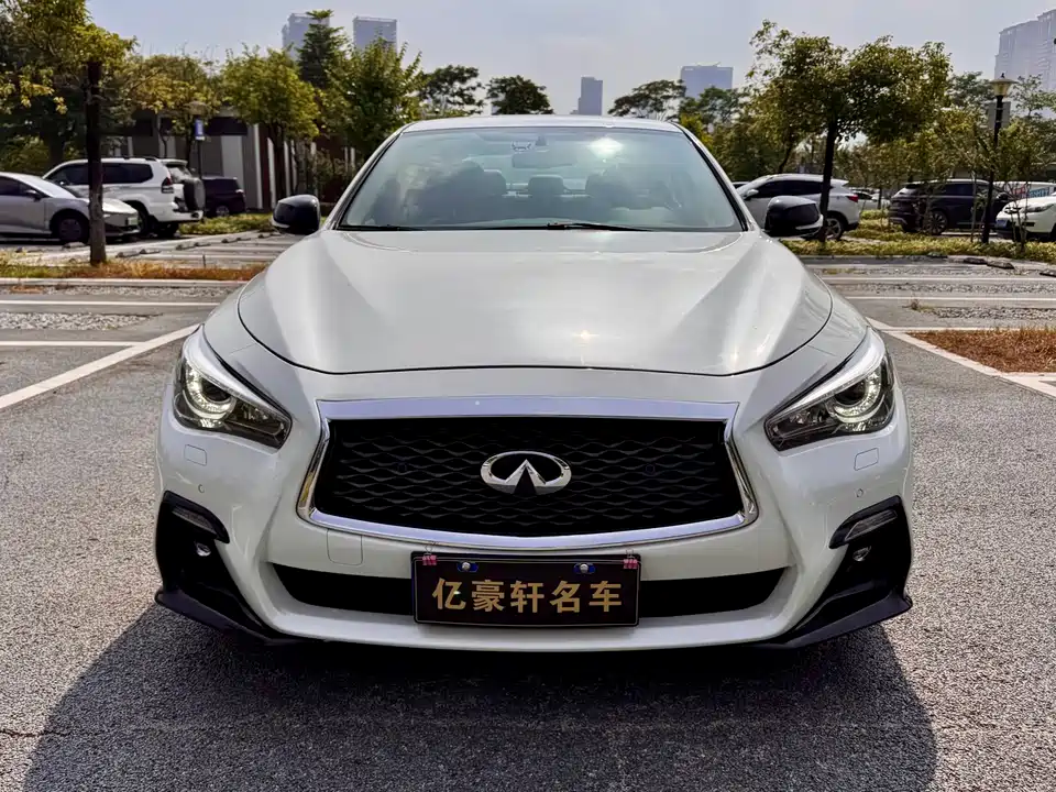 Infiniti Q50L
