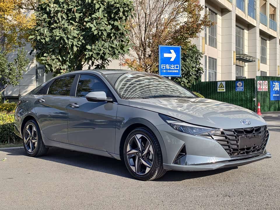 Hyundai Elantra