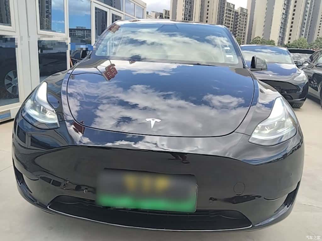 Tesla Model Y, 2023 3