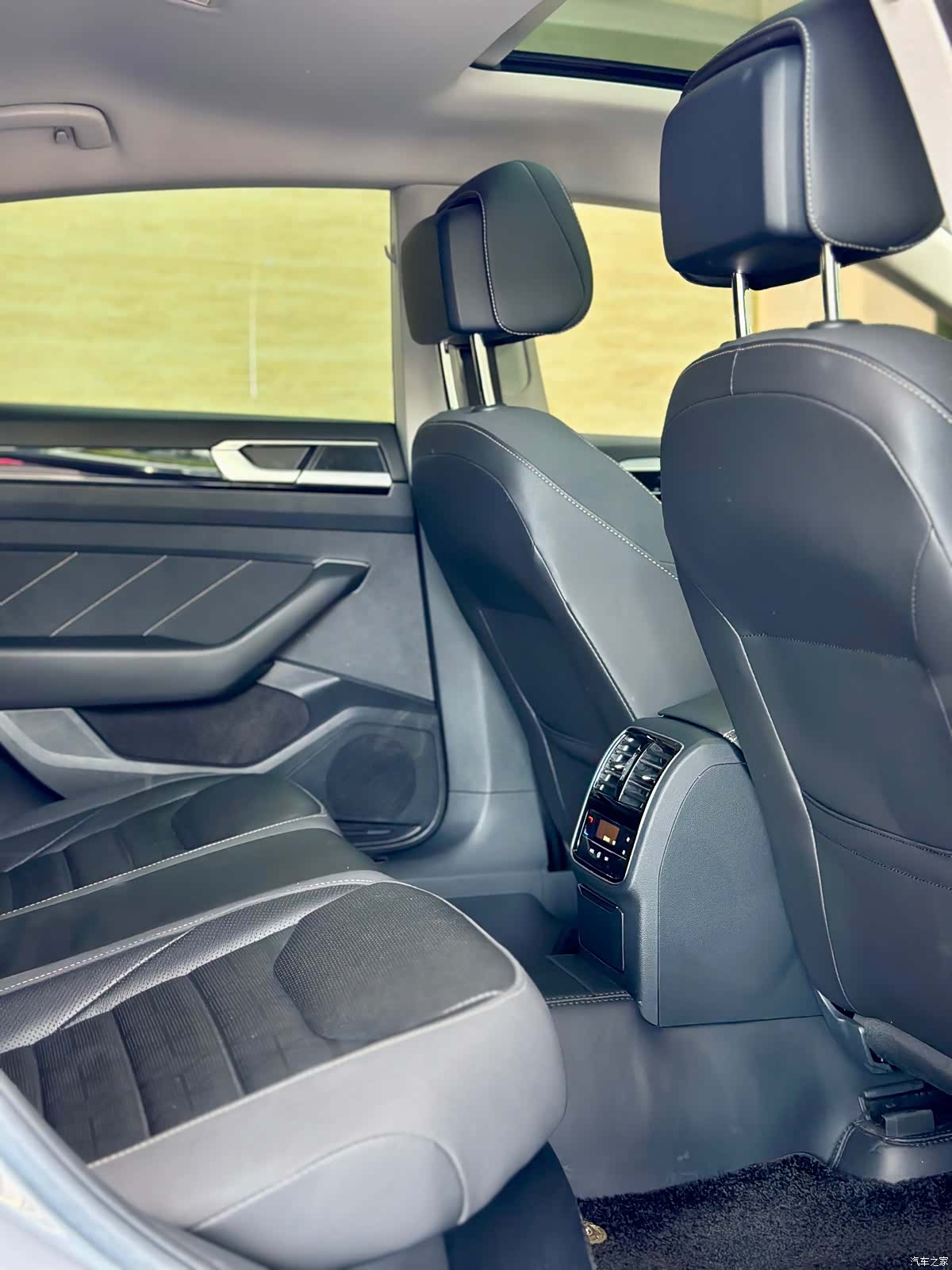 Volkswagen CC, 2022 7