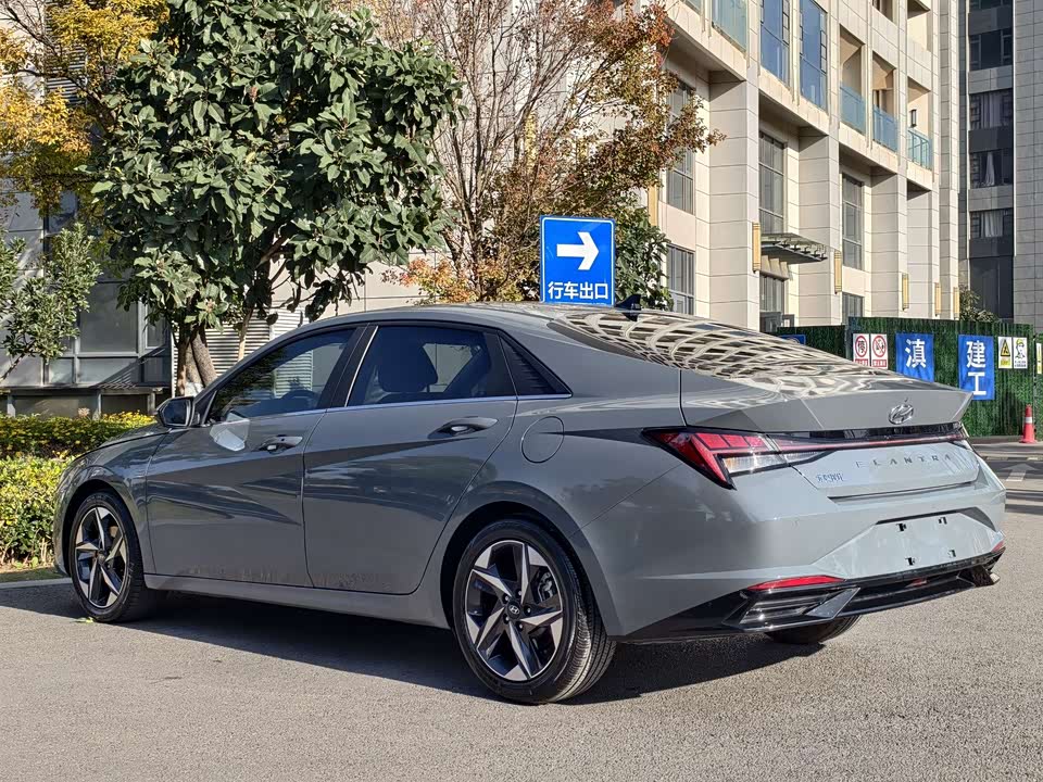 Hyundai Elantra