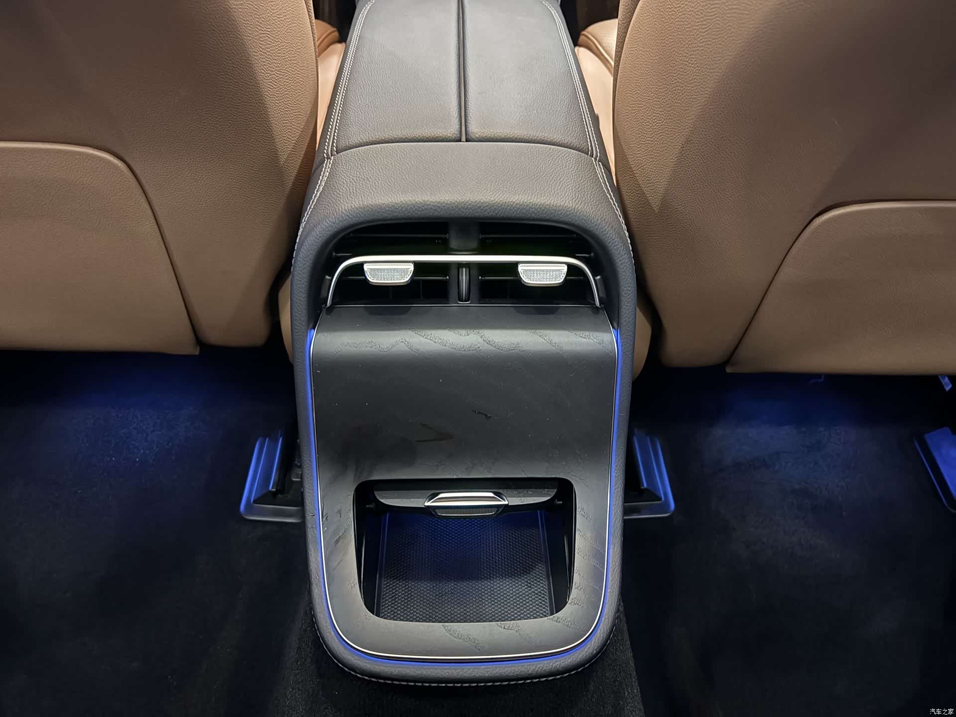 Mercedes-Benz E-Class, 2025 20
