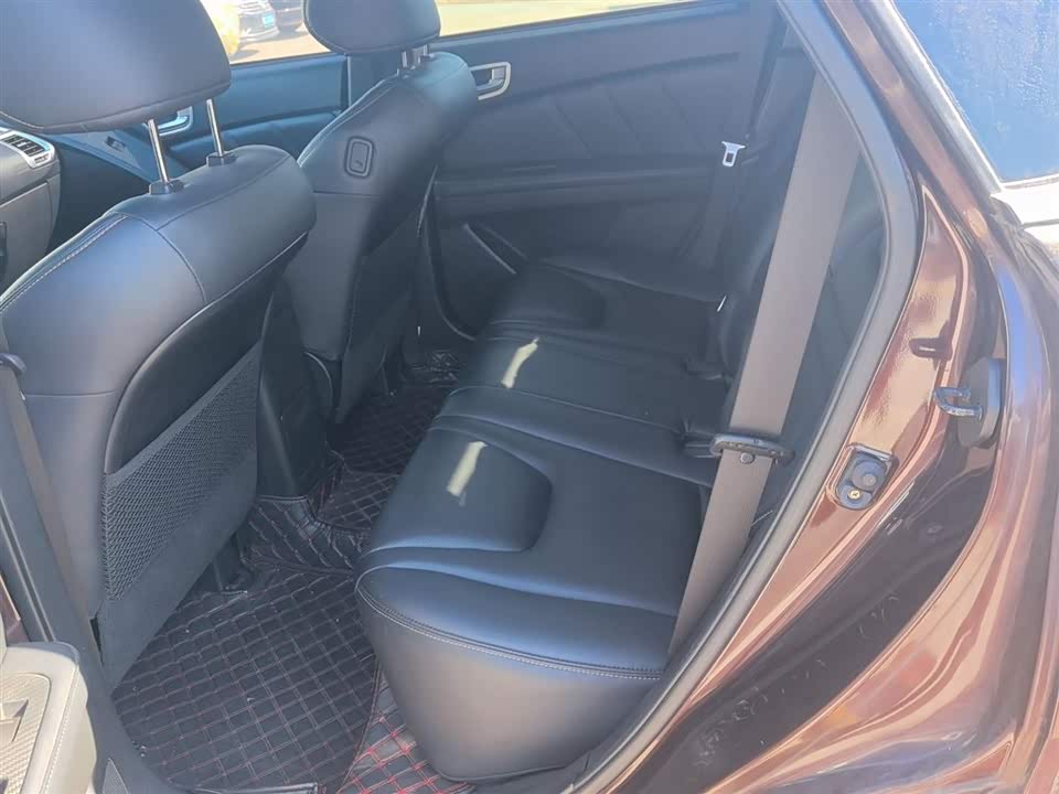 Luxgen Excellent 6 SUV