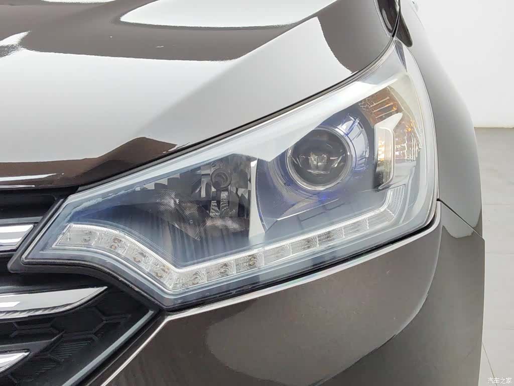 DongFeng AX7, 2017 7