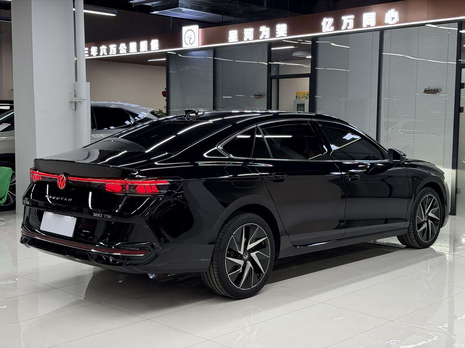 Volkswagen Magotan, 2025 20