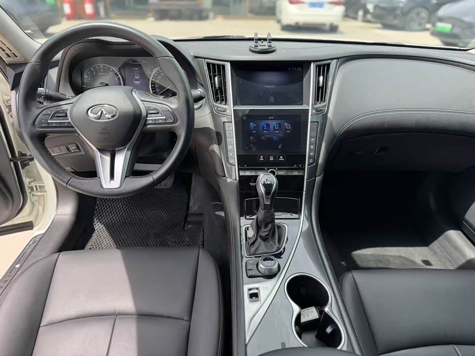 Infiniti Q50L