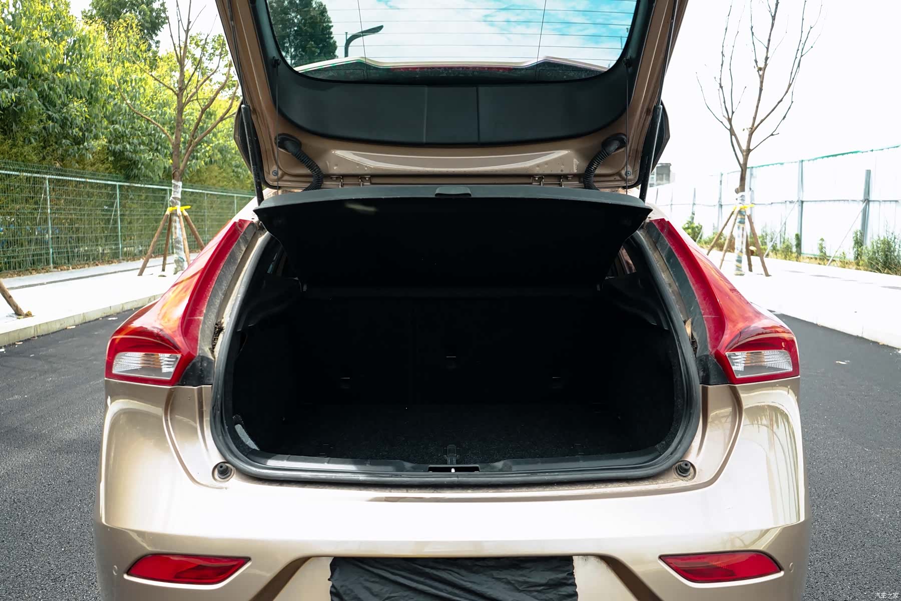 Volvo V40, 2016 29