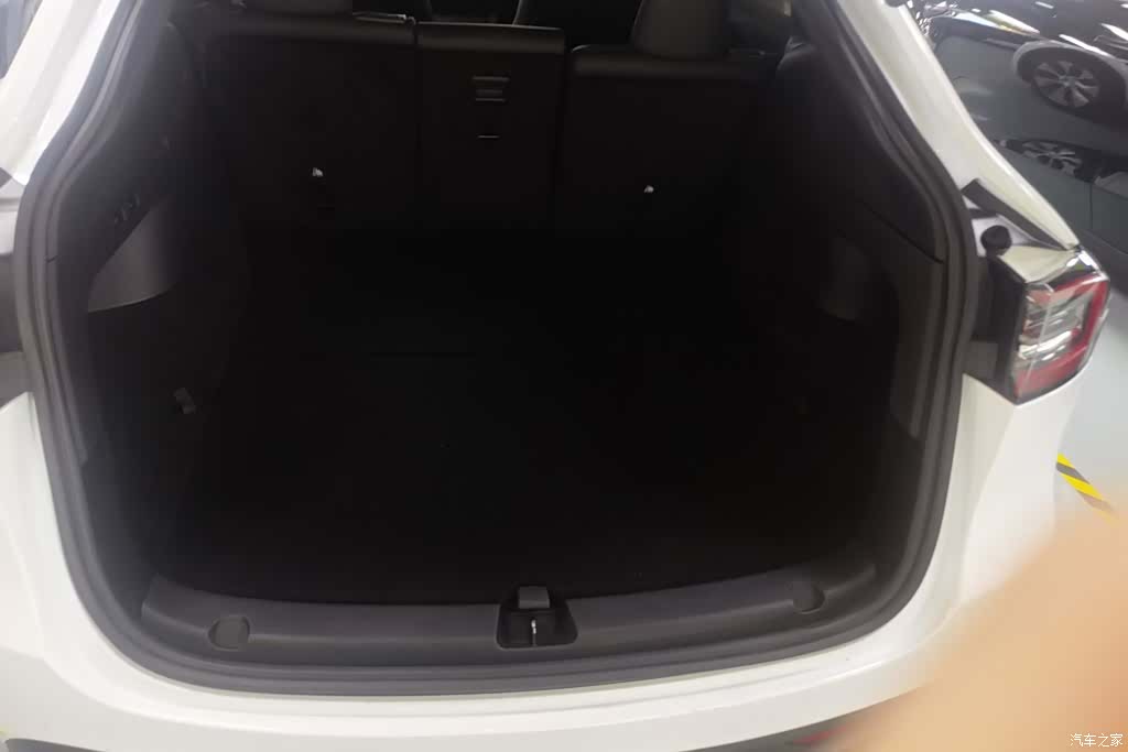 Tesla Model Y, 2022 4
