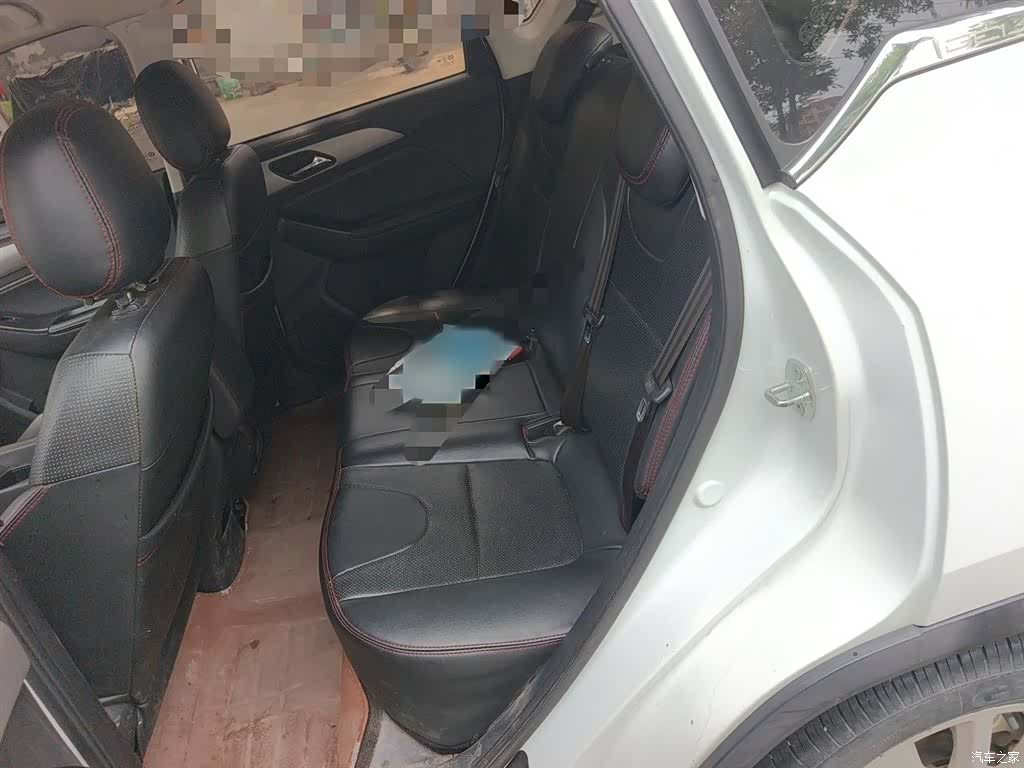 BAIC X3, 2021 15