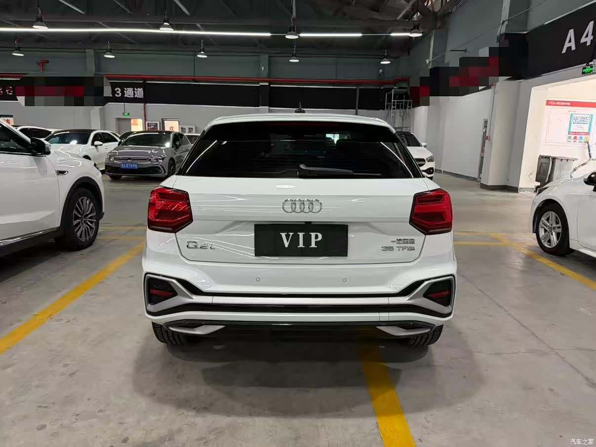 Audi Q2L, 2023 10