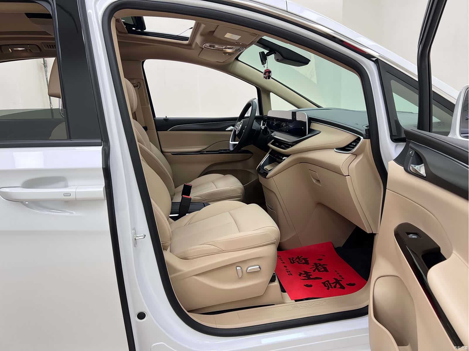 Buick GL8, 2025 33