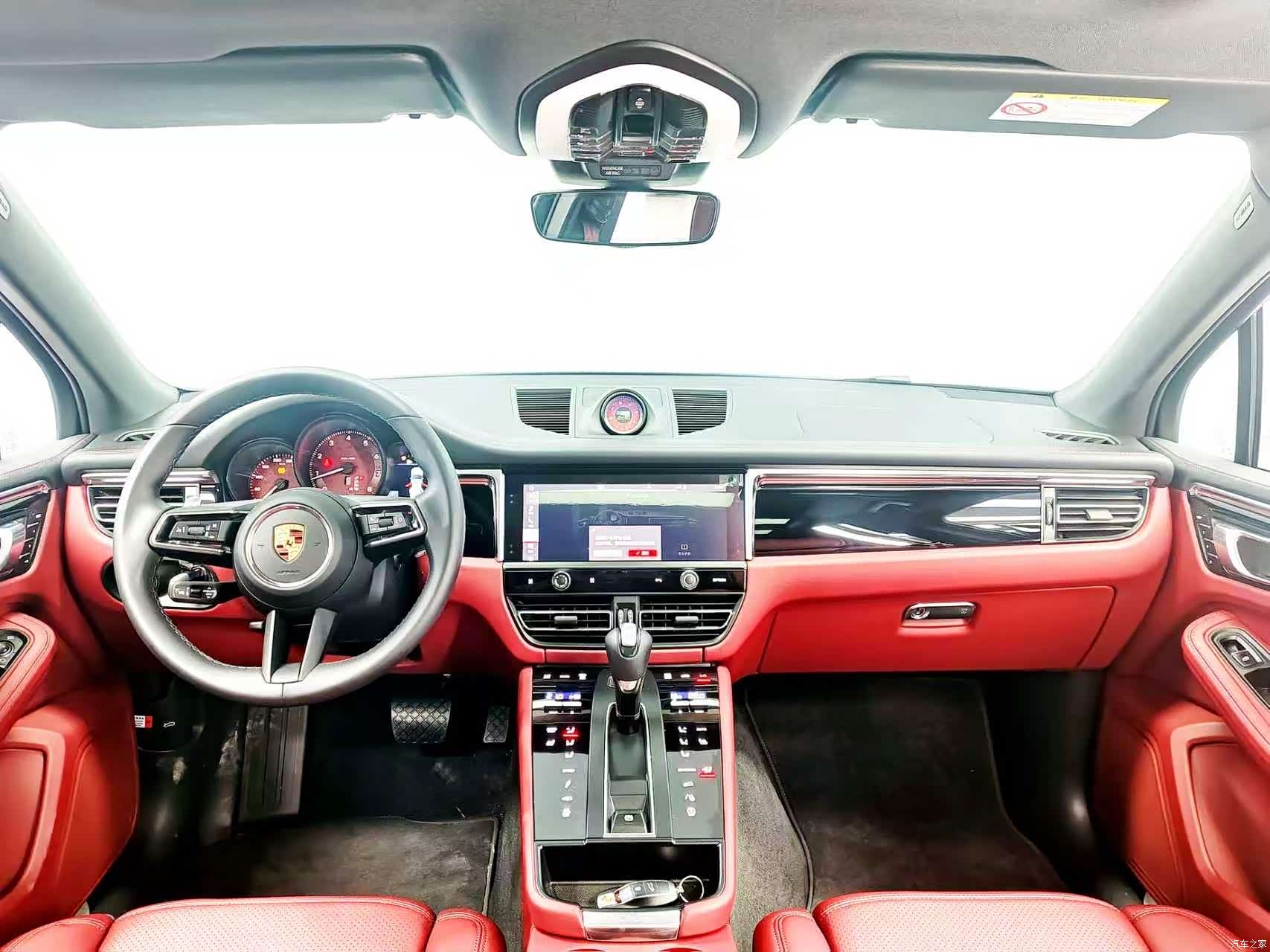 Porsche Macan, 2024 8